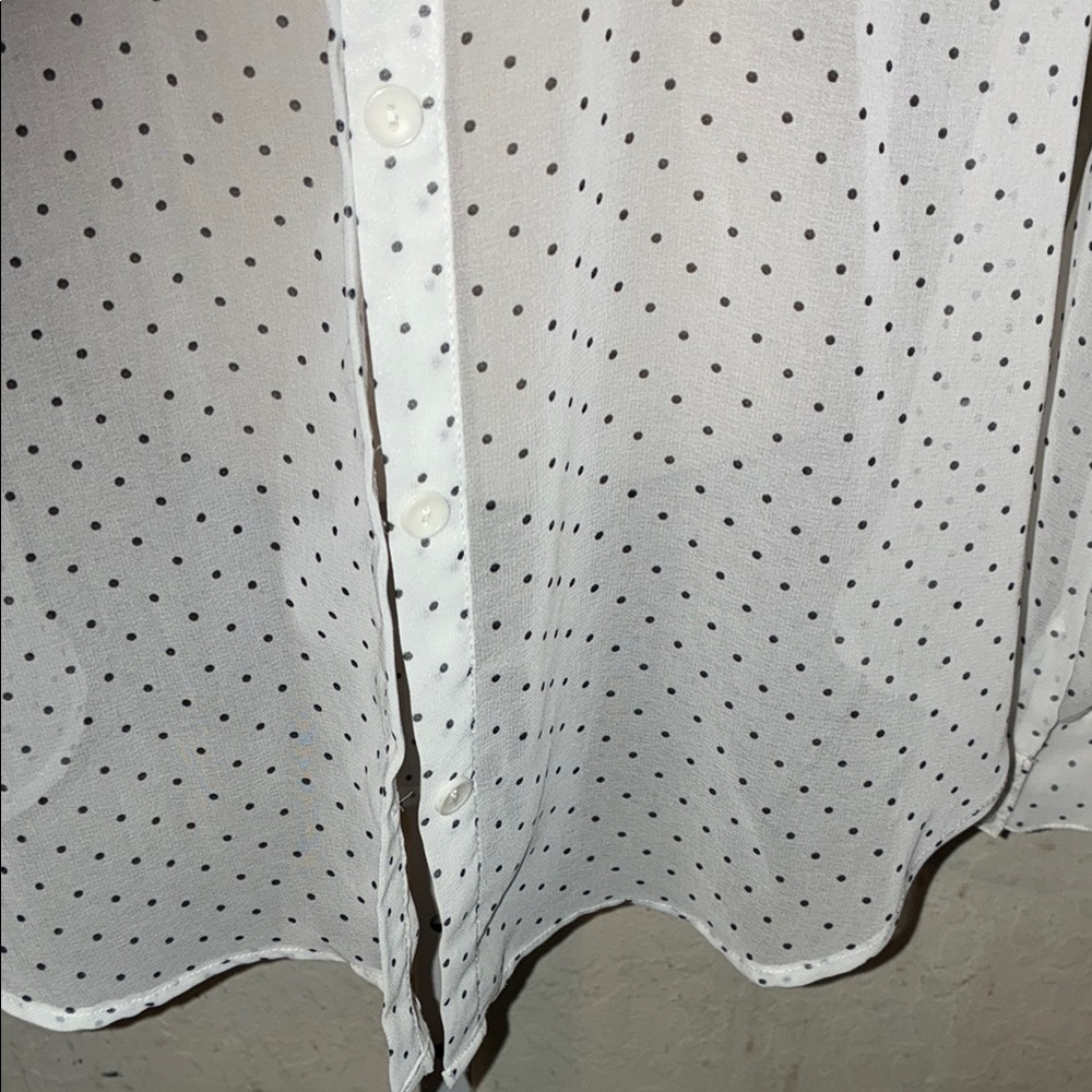 š„Forever 21 Sheer White Button Down Shirt with Black Dots - Picture 4 of 6